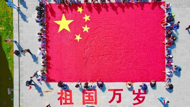 【新春走基层】大集逛出新时尚